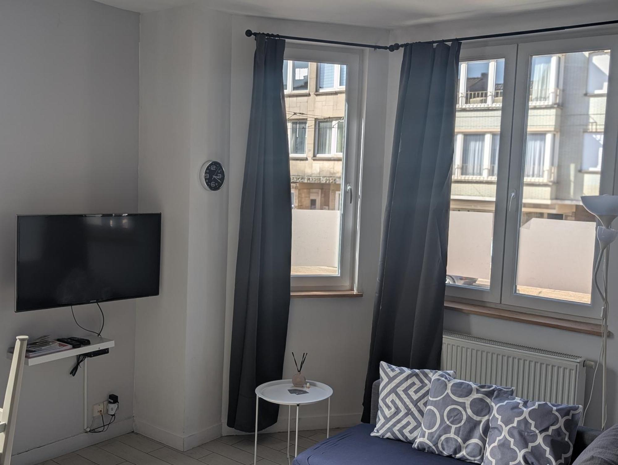 Appartement Spacieux Avec Parking Et Terrasse De Panne Ngoại thất bức ảnh